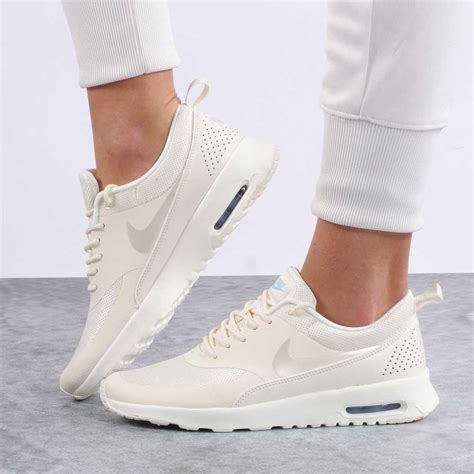 sneakers vrouwen nike